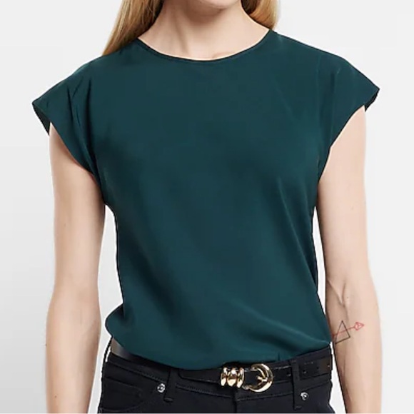 Banana Republic Tops - Banana Republic Women's Dark Green Short Sleeve Tee